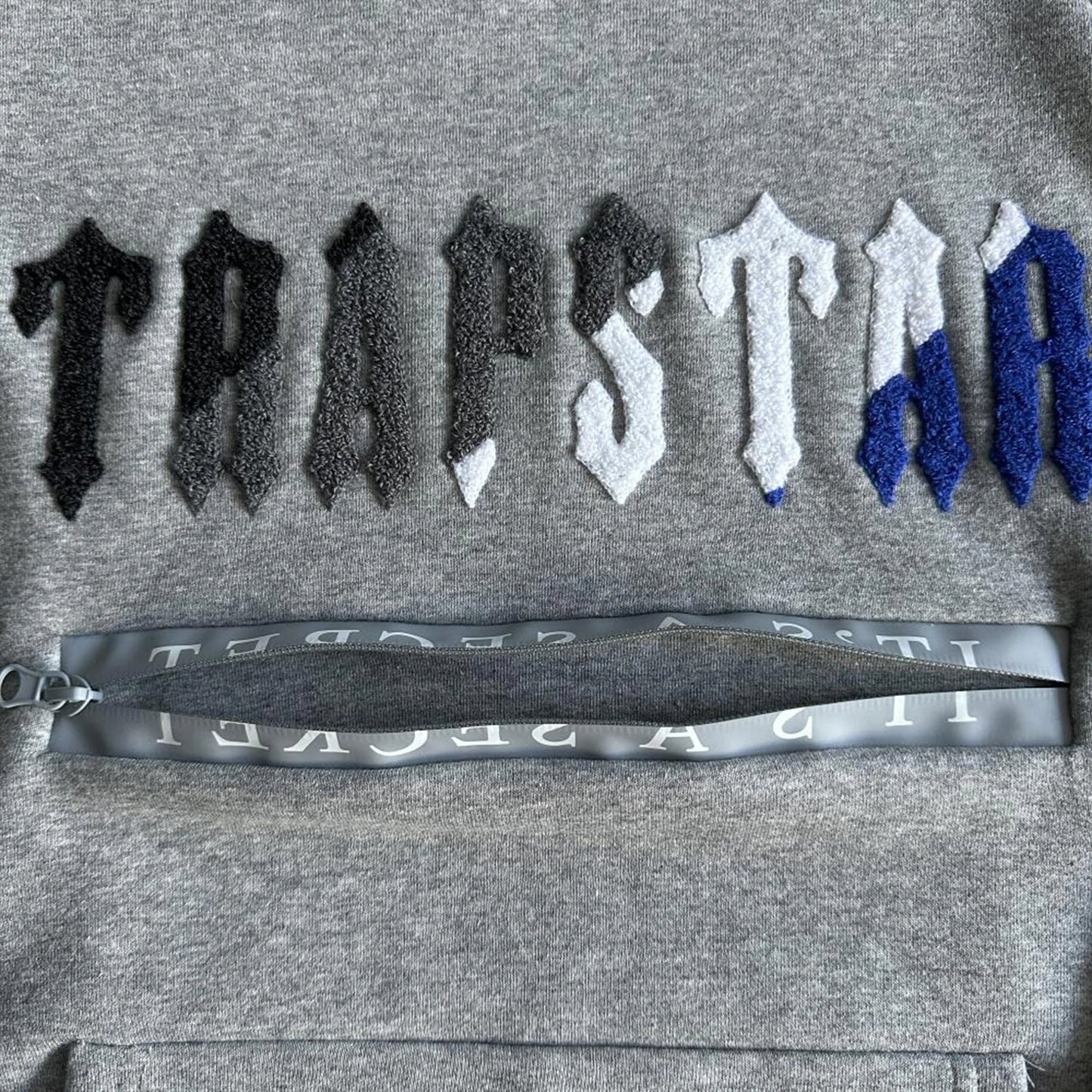 TRAPSTAR CHENILLE DECODED 2.0 HOODED TRACKSUIT - (GREY/DAZZLING BLUE)