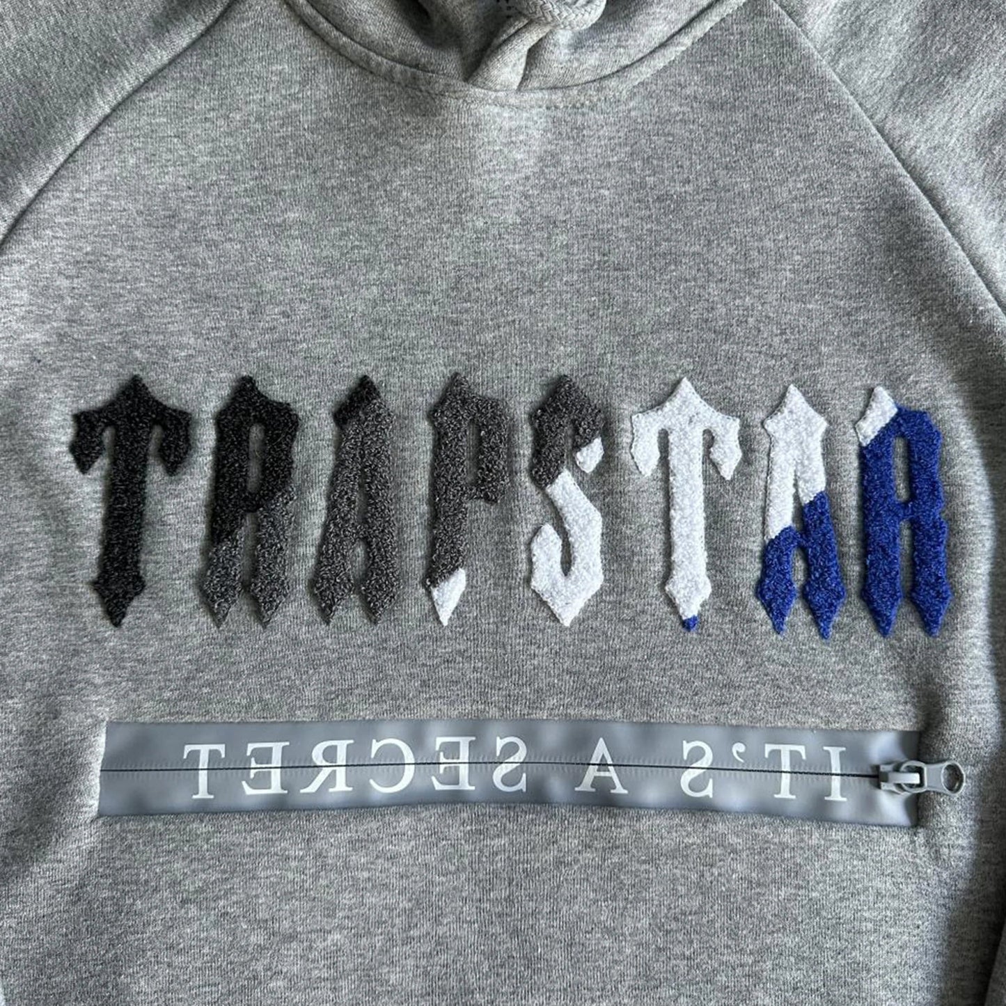 TRAPSTAR CHENILLE DECODED 2.0 HOODED TRACKSUIT - (GREY/DAZZLING BLUE)