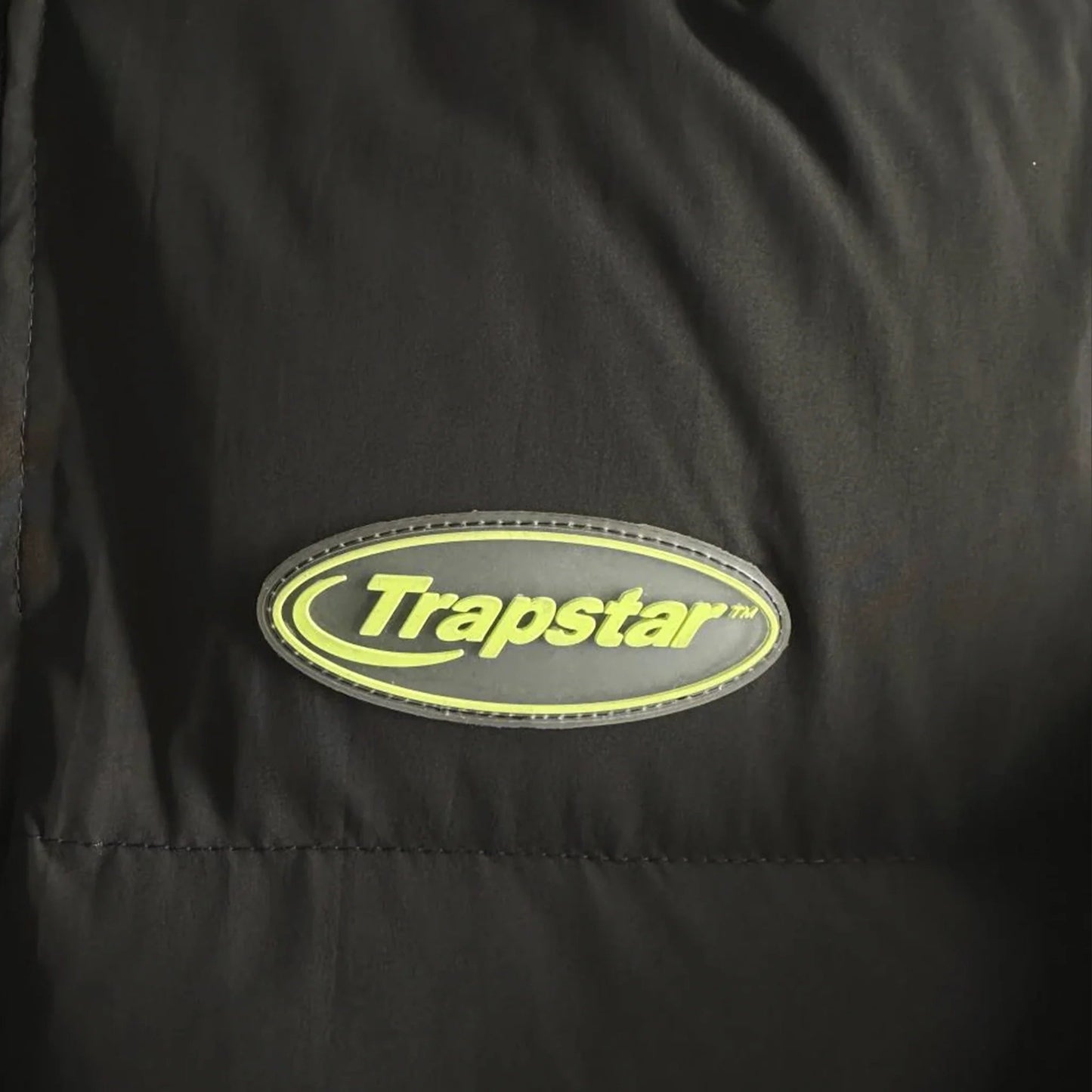 TRAPSTAR HYPERDRIVE DETACHABLE HOODED PUFFER JACKET (BLACK/LIME GREEN)