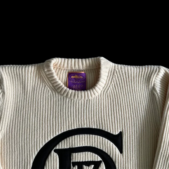 CORTEIZ CREST KNIT SWEATER (OFF WHITE)