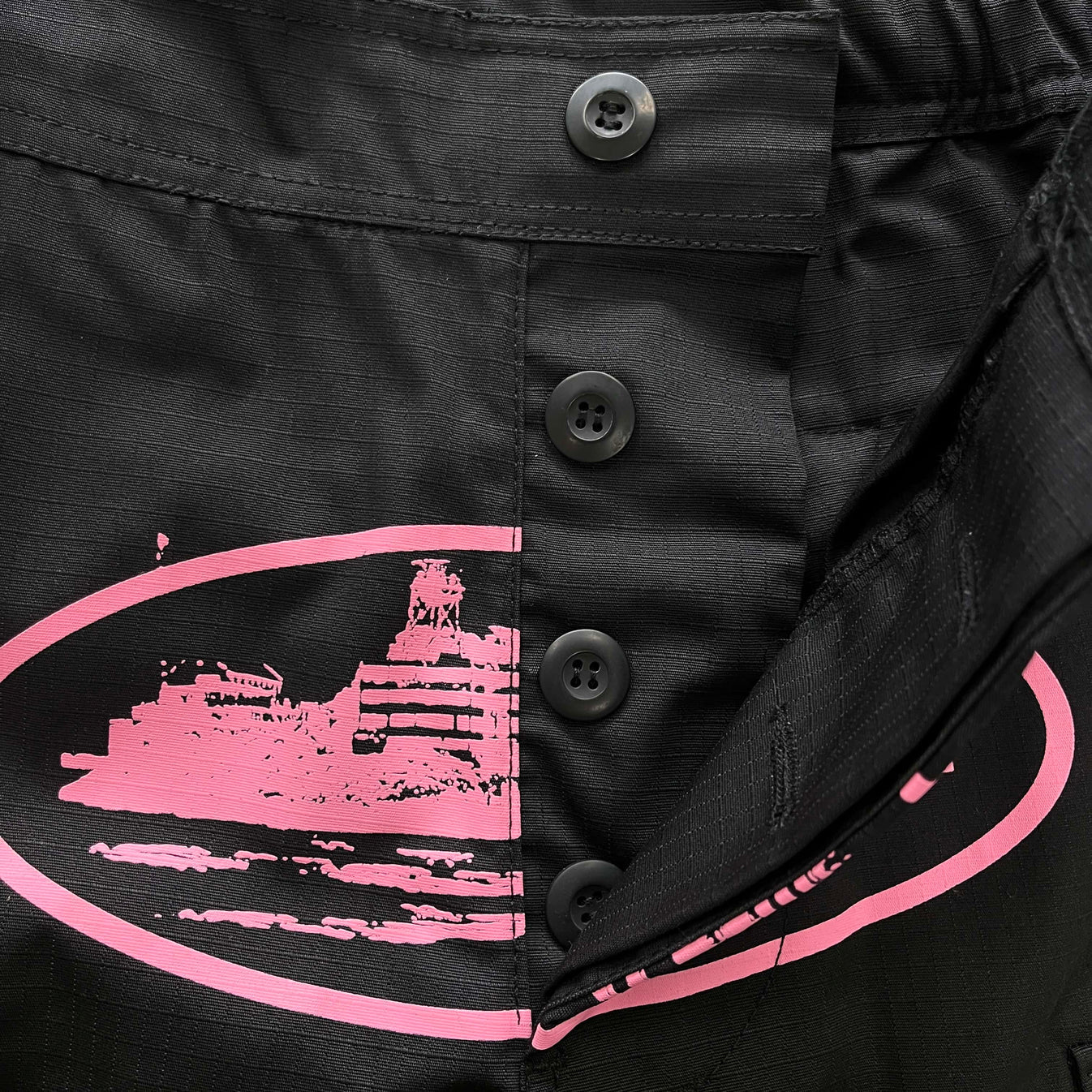 CORTEIZ GUERILLAZ CARGOS (BLACK/PINK)