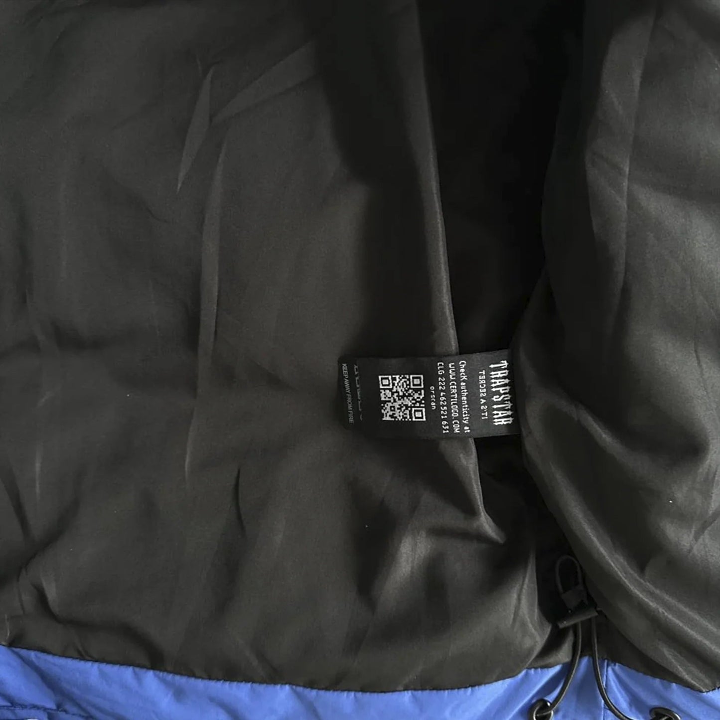 TRAPSTAR IRONGATE ARCH PUFFER AW23 (BLUE/BLACK)