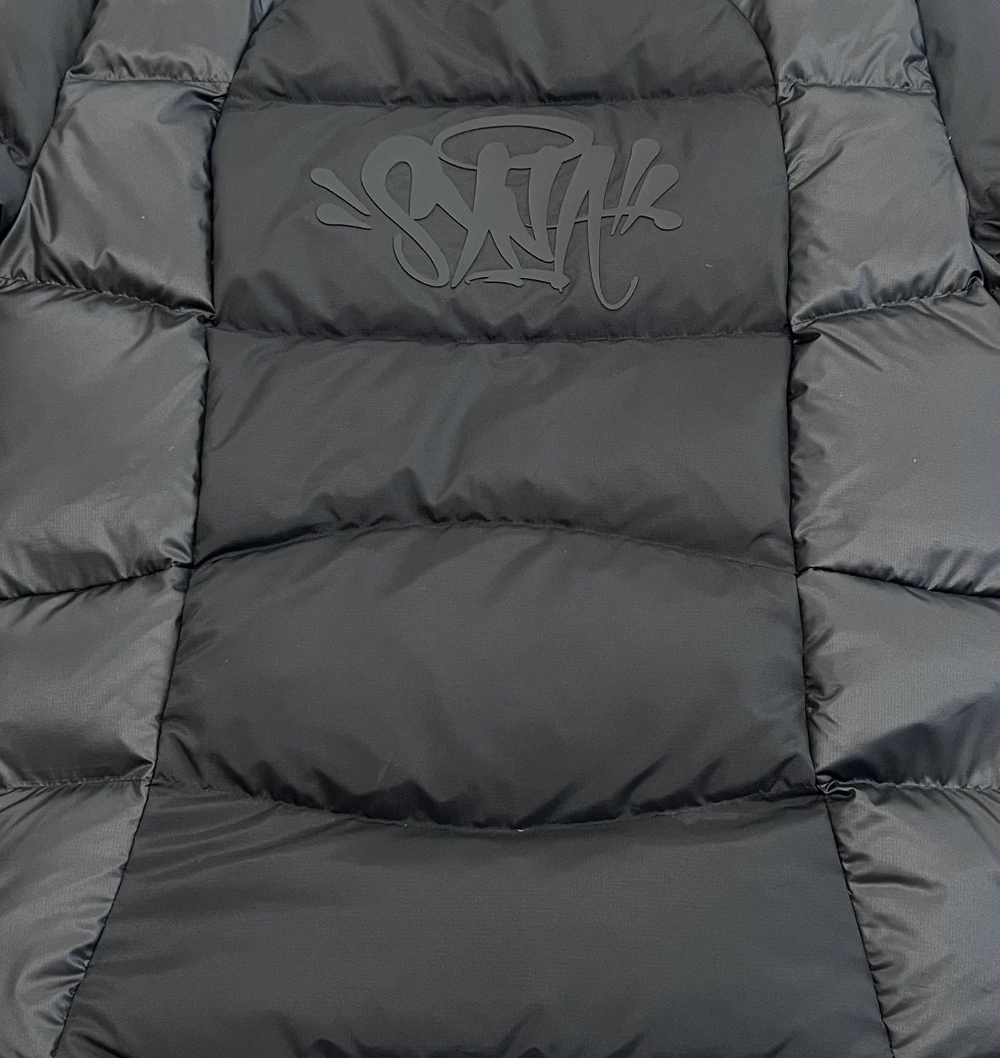 SYNA WORLD WAVE PUFFER JACKET - (BLACK)