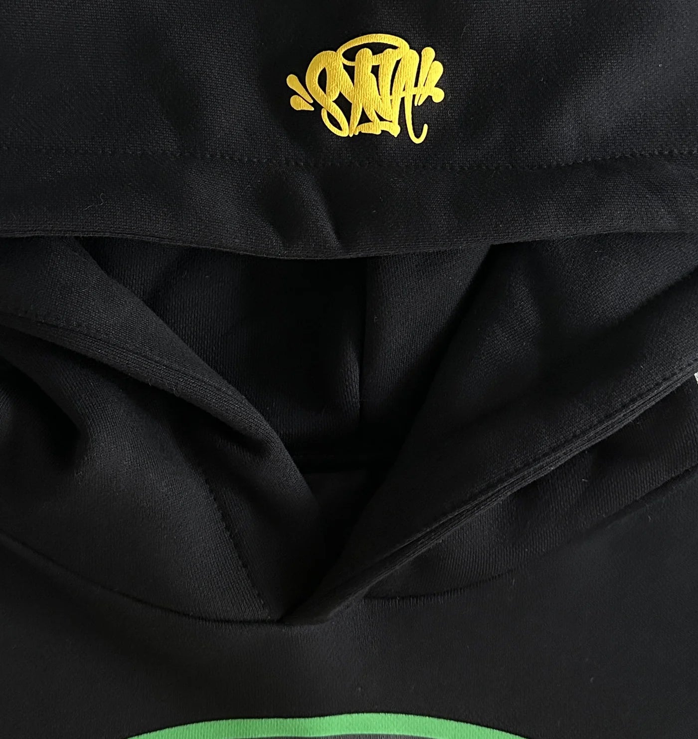 SYNA CREST PACK LOGO TRACKSUIT (BLACK)