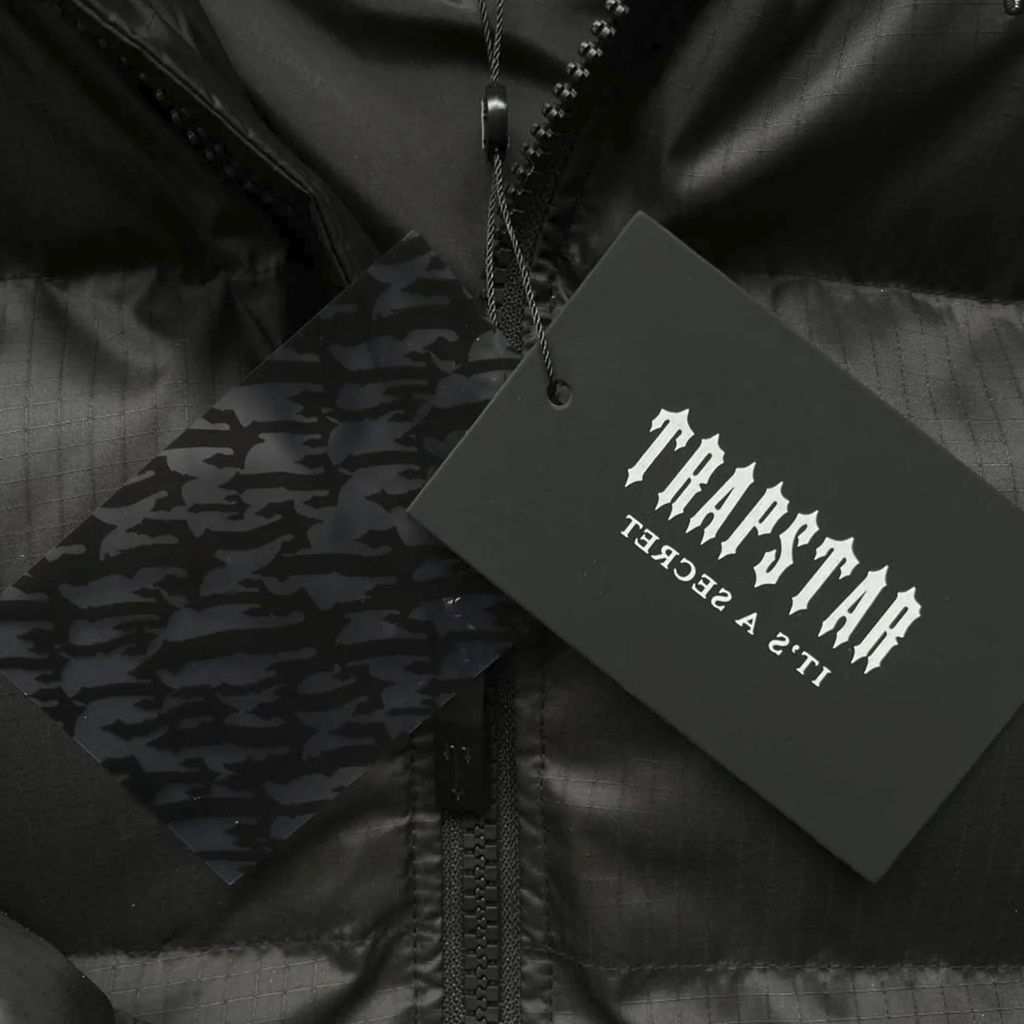 TRAPSTAR SHOOTERS HOODED PUFFER JACKET (BLACK/REFLECTIVE)